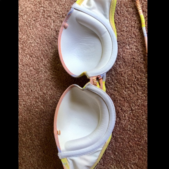 Victoria’s Secret Bikini Top - Picture 7 of 9